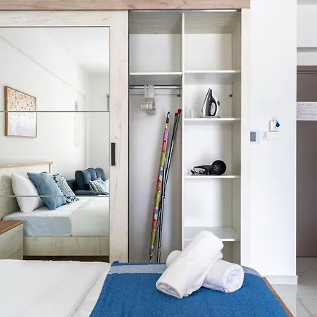 Sunny Side W Terrace In Apartmán Larnaca