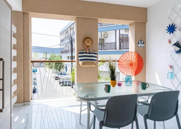 Sunny Side W Terrace In 拉纳卡